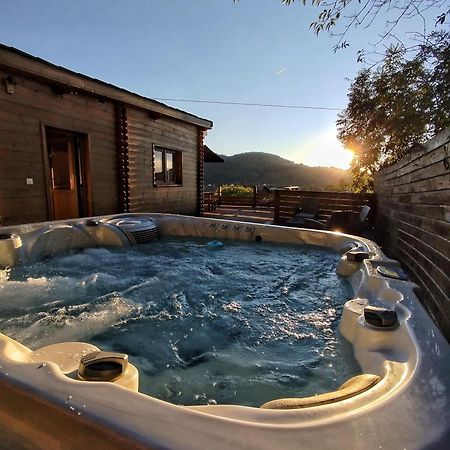 Le Chalet Jacuzzi Et Detente 4 Etoiles Bagneres-de-Bigorre Bagian luar foto
